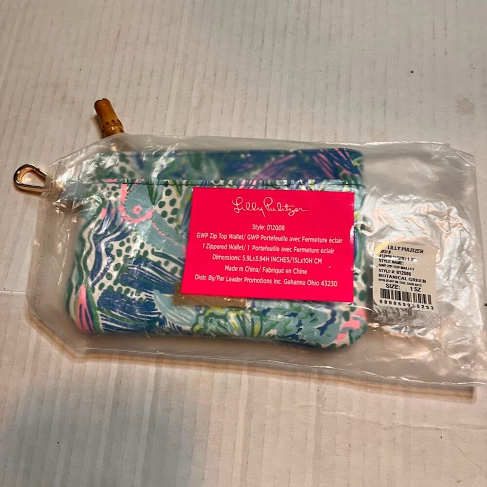NWT Lilly Pulitzer Tropicalcore Beachy Colorful Cloth Zip Top Wallet w/Key Hook